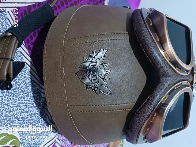 خوذة دراجه جديدة ونضيفه الخوذة جلد