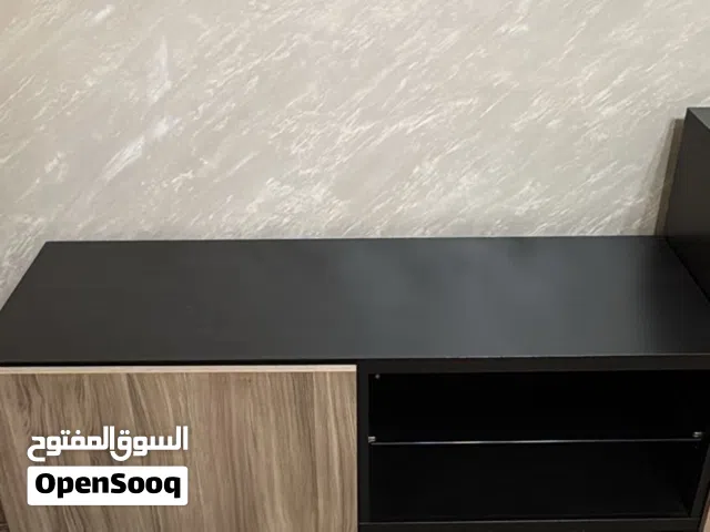 طاولة تلفاز ايكيا وكالة بسعر مغري جداً للبيع
