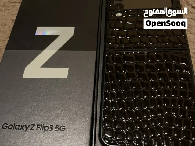 سامسونج جالاكسي z flip3 5G بحالة جديد ولا شخط وكالة استخدام شهرين فقط