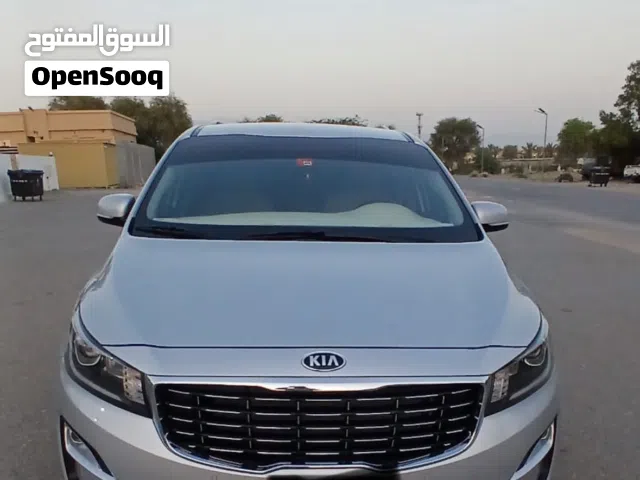 2019 كيا كرنفال Standard