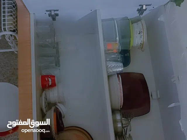 كاونتر مستعمل لبيع نضيف داخل  3  متر وسنك مترين