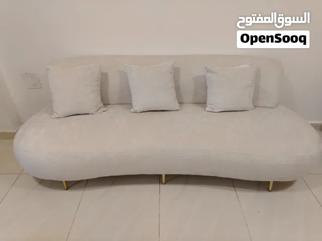 3-seater sofa in off-white  كنبه لثلاث اشخاص ،الموالح