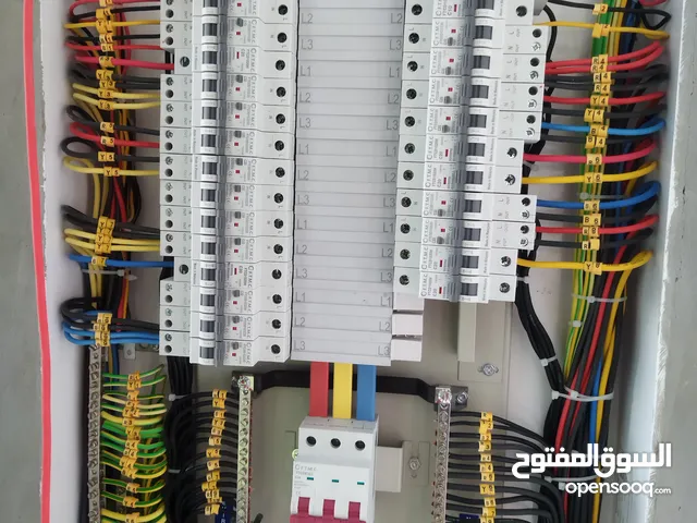 كهربائي تأسيس وتمديد مباني وفلل