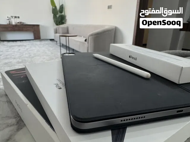 ايباد برو نظيف جداً مع ملاحقات ابل