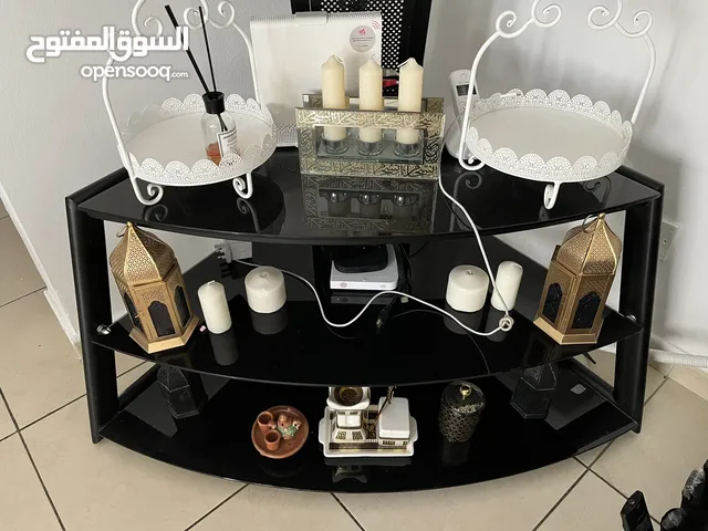 طاولة ديكور (رفوف زجاج)