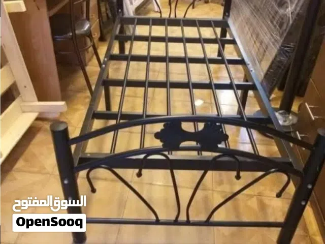 سرير حديد مفرد ثقيل 6 أقدام مستعمل نظيف