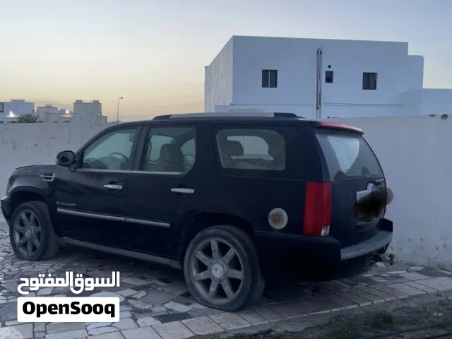 للبيع كادليك سكراب كل شي فيها شغال