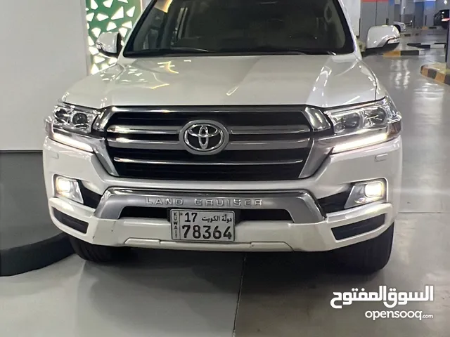 Used Toyota Land Cruiser in Kuwait City