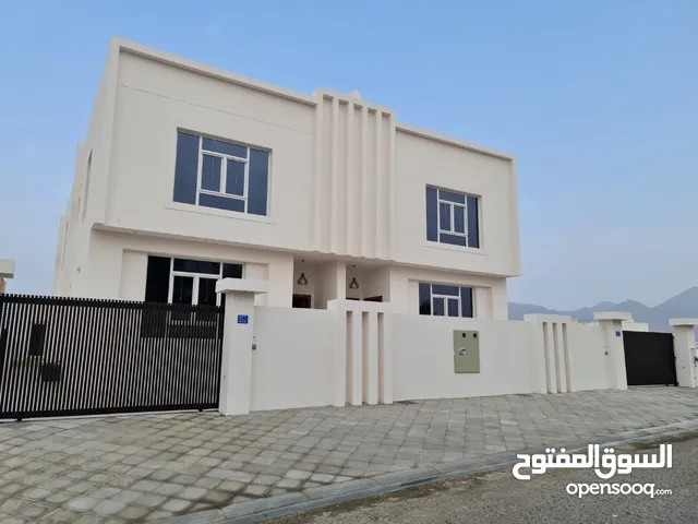 421 m2 5 Bedrooms Villa for Sale in Muscat Ansab