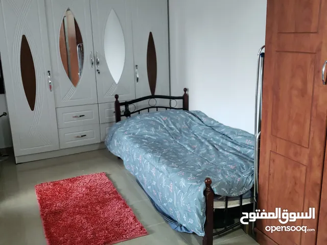 furnished studio flat for monthly rent 2800 monthly  near,aquarium,ferry station available also.