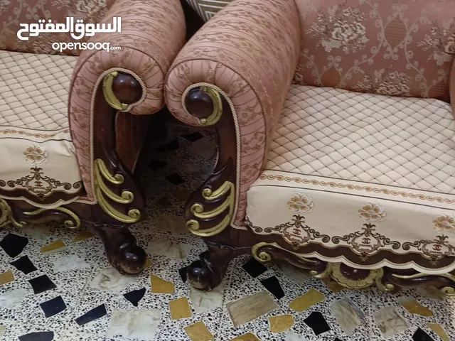 قنفات 10 مقاعد للبيع تحتوي على 2 كبار و4 كراسي كما موضح في الصورة