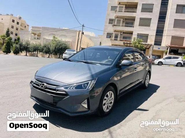 2020, هيونداي, النترا, Standard