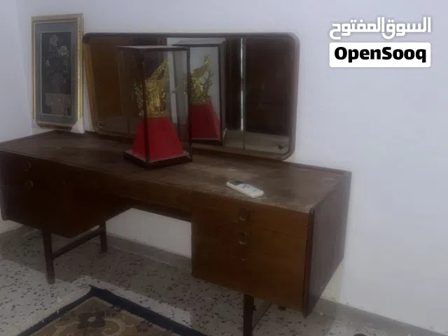 بوفي متع غرفة اكل او يجي مدخل فيه 5 قجورة