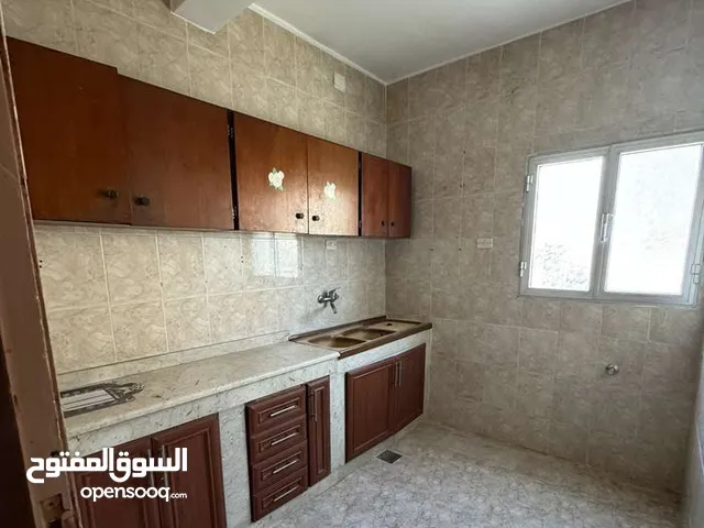 250 m2 3 Bedrooms Apartments for Rent in Tripoli Bin Ashour