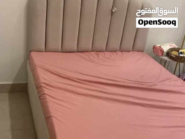 سرير نظيف مع درويش نفر ونص