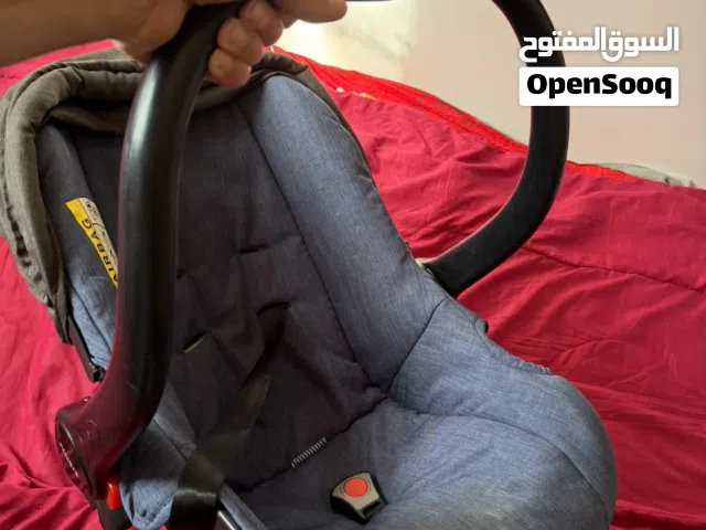 مقعد سيارة متنقل( كرسي)