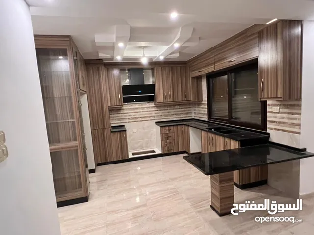165 m2 5 Bedrooms Apartments for Sale in Irbid Al Rahebat Al Wardiah