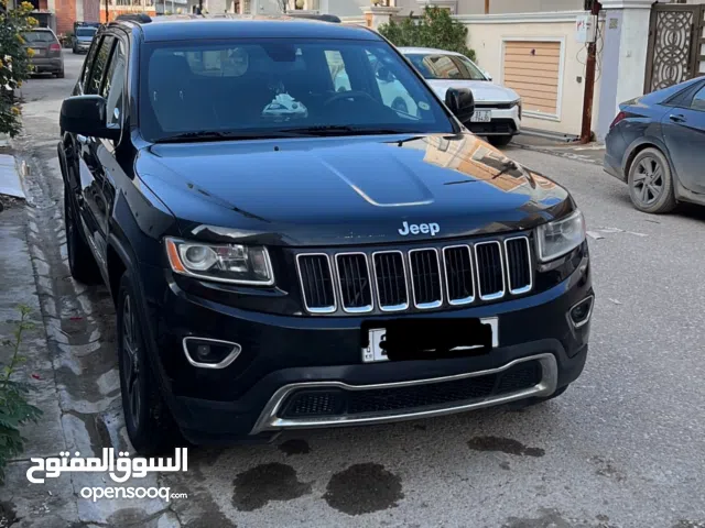 جيب كراند شيروكي موديل 2015