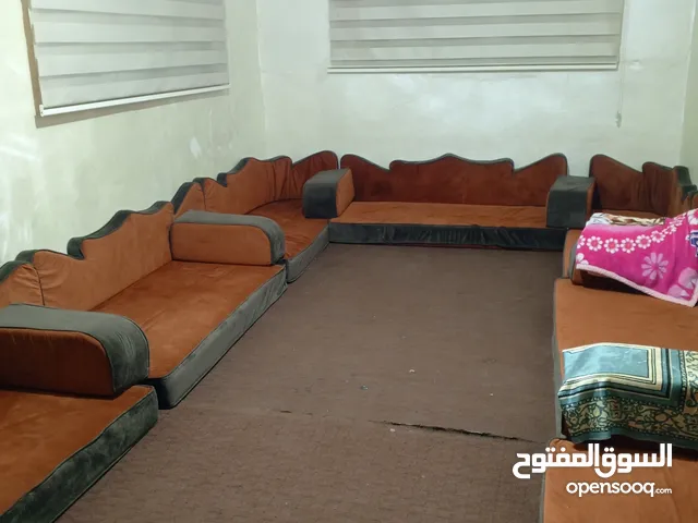 200 m2 5 Bedrooms Apartments for Sale in Mafraq Al-Khalidya