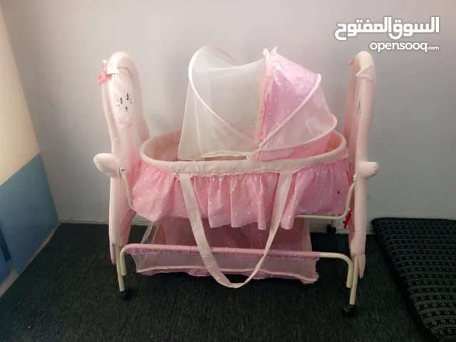 سرير اطفال هزاز