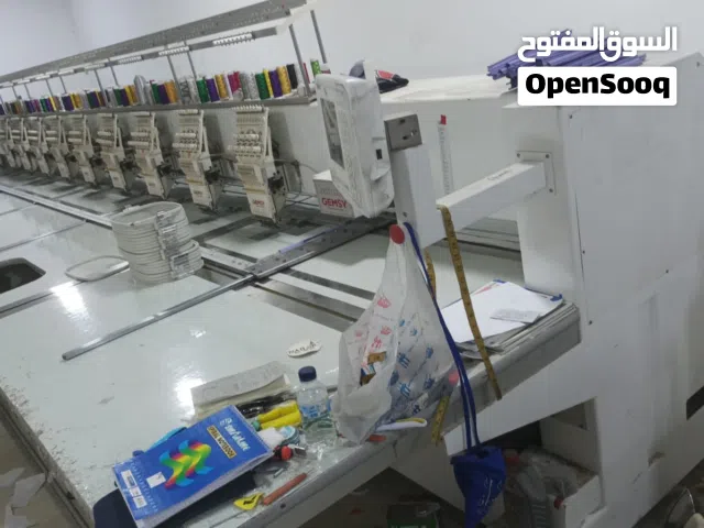 للبيع مكينة تطريز صناعية 10 رؤس بحالة جيده حدا