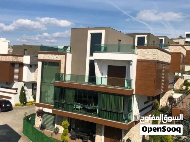 286 m2 5 Bedrooms Townhouse for Sale in Basra Khadra'a