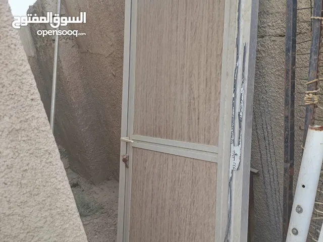 مبردات عدد 4 كشر نظيف مستعملة وفرن كهربائي اوفن نظيف جدا وباب اللمنيوم