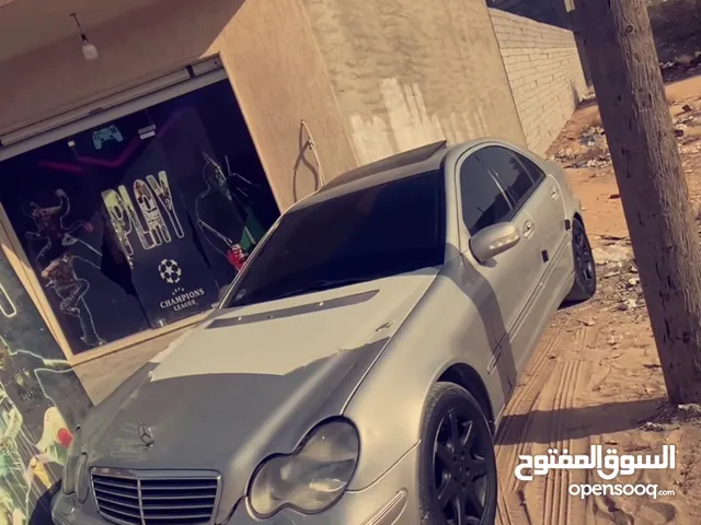 مرسيدس C240 2001