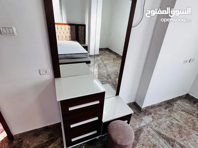 اعلان عن بيع غرفة نوم  شبه مستعمله  جميله لا يوجد بهاا اي خدش او اي ضرر