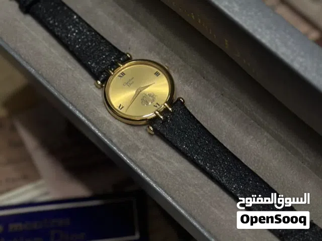 كرستين ديور مخزنة