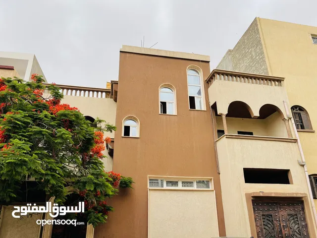 220 m2 More than 6 bedrooms Townhouse for Sale in Tripoli Edraibi