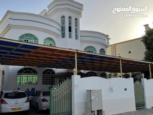 570 m2 More than 6 bedrooms Villa for Sale in Muscat Al-Hail