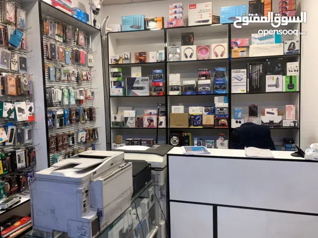 مكتب صيانة هواتف للبيع
