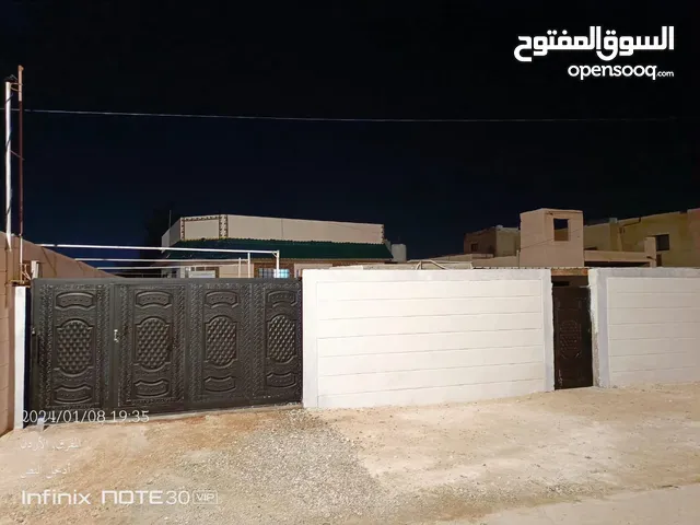 137 m2 3 Bedrooms Townhouse for Sale in Mafraq Dahiyat Al-Jamaa