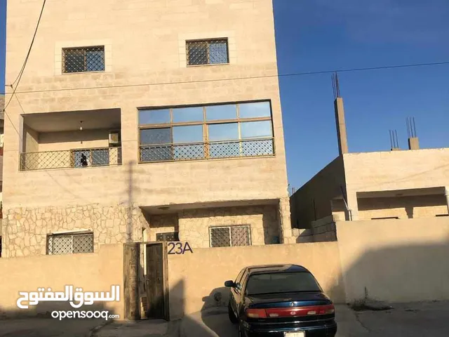 150 m2 More than 6 bedrooms Townhouse for Sale in Madaba Other