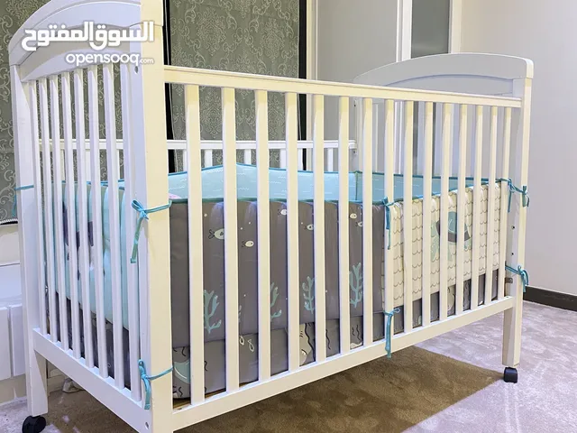 سرير أطفال ماركة جيونيورز Juniors baby /toddlers crib