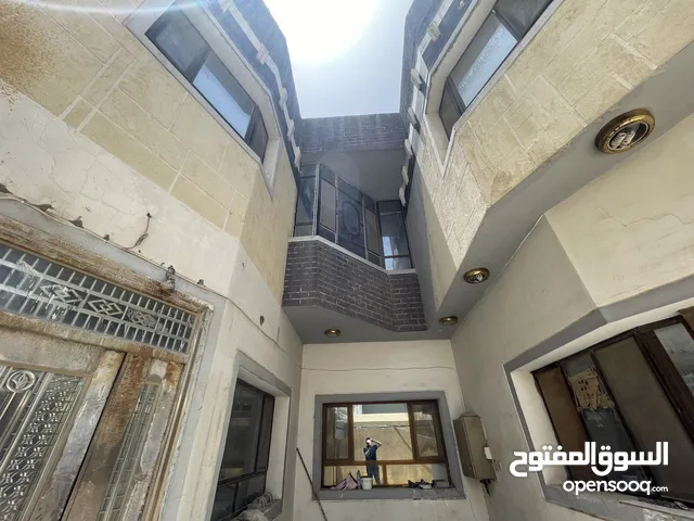 230 m2 4 Bedrooms Townhouse for Sale in Basra Hai Al-Zuhor