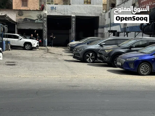 محطة غسيل سيارات وغيار زيت وتشحيم وبناشر في العبدلي