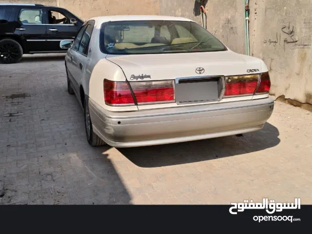تويوتا كراون 2001 للبيع