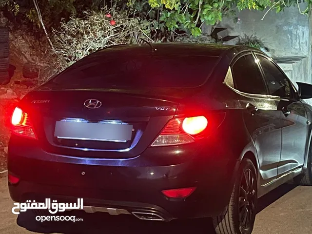 اكسنت 2014 ديزل اتومات 1600  عدادها 182 الف كيلو