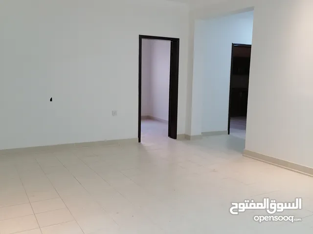 للايجار شقة ايجار اول ساكن 3 غرف وحمامين (عوائل فقط) (يوجد شقتين في نفس الطابق)