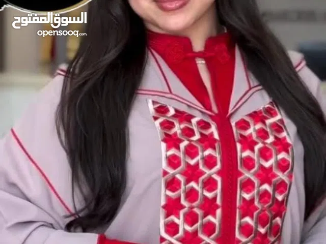 جلابة 2بياس راقية مع تطريز هندسي فاخر وتفاصيل   كتزيدها فخامة