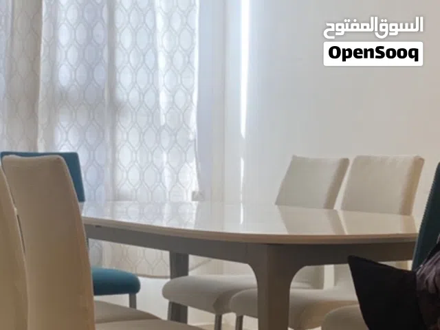 طاولة طعام