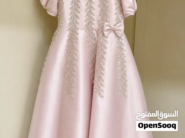 فستانين ازرق و وردي للبيع حق بنات بعمر 8-10 سنوات