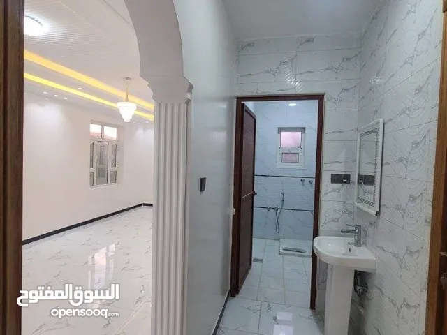 766 m2 4 Bedrooms Apartments for Rent in Sana'a Bayt Baws