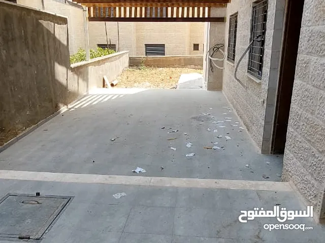 شقة مع حديقة للبيع بالقرب من المقاطعة بعين مصباح