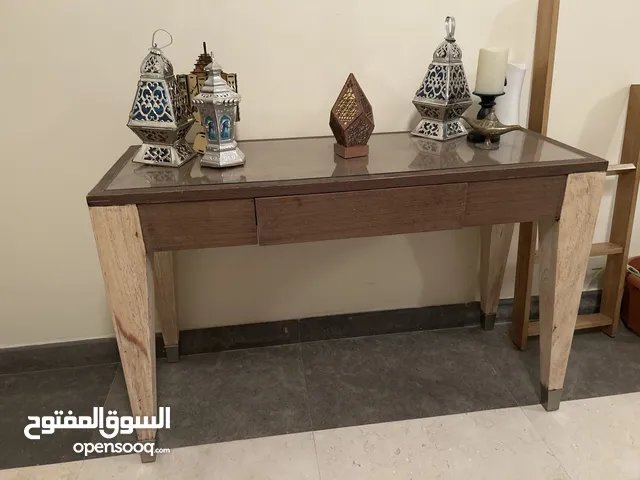 طاوله جانبيه او تسريحه
