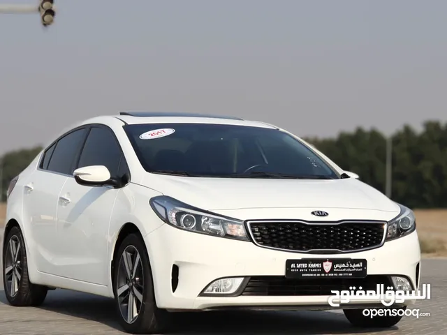 Kia cerato 2.0L 2017 full option GCC accident free in excellent condition