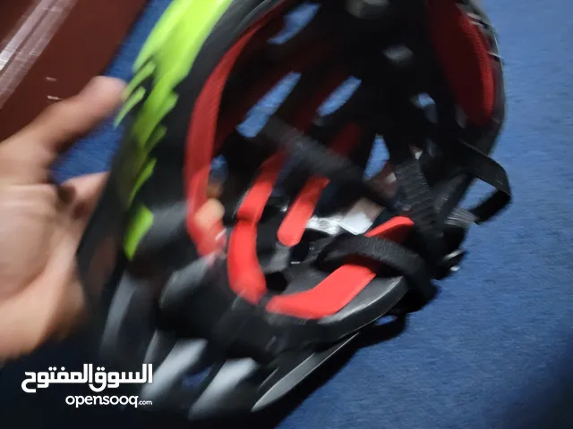 خوذه حمايه الرأس قويه