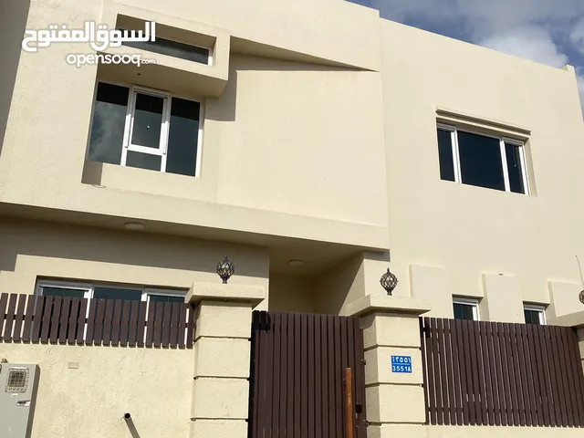 400 m2 More than 6 bedrooms Villa for Rent in Muscat Al Khoud